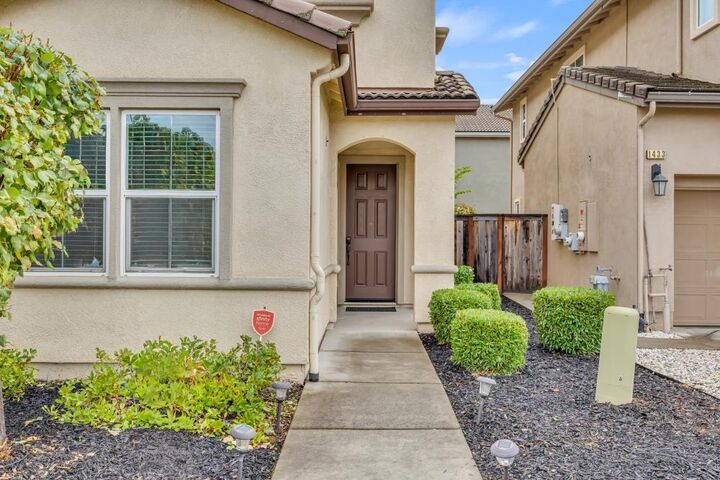 Property Photo:  1437 Cummings Way  CA 95630 