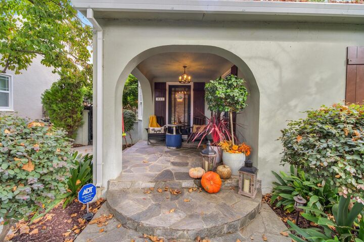 Property Photo:  931 41st Street  CA 95819 