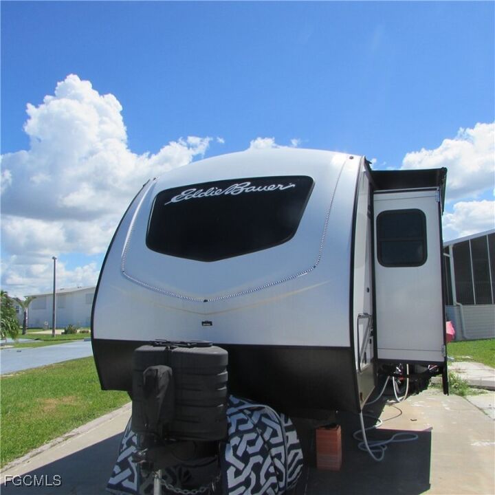 Property Photo:  19681 #313 Summerlin Road  FL 33908 