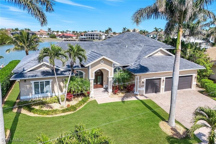 Property Photo:  650 Rockport Court  FL 34145 