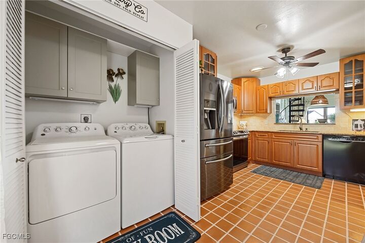 Property Photo:  15466 Admiralty Circle 4  FL 33917 