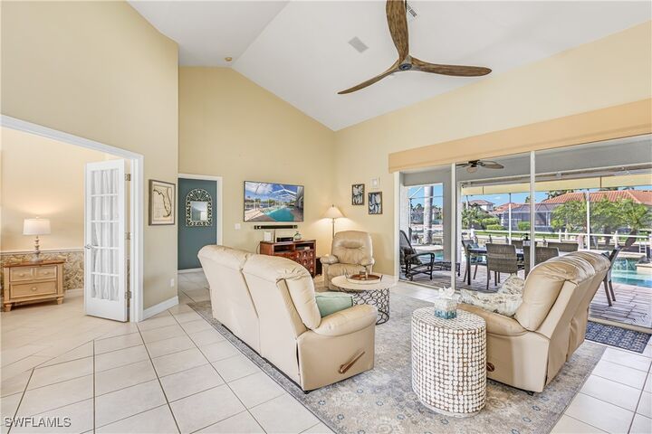 Property Photo:  100 Bonita Court  FL 34145 
