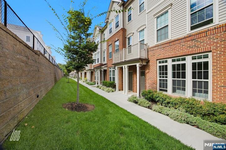 39 Arnold Drive  Wood Ridge NJ 07075 photo