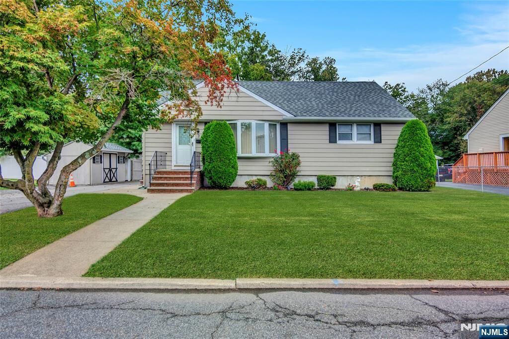 Property Photo:  22 Chestnut  NJ 07403 