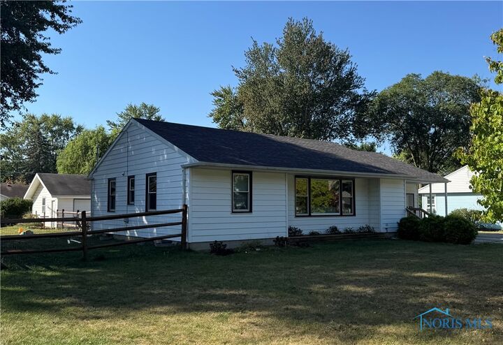 Property Photo:  1011 Stall Drive  OH 45840 