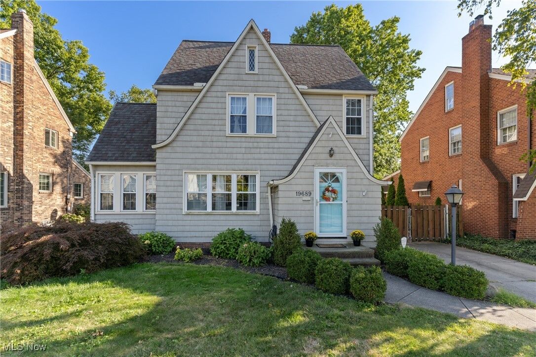 Property Photo:  19689 Purnell Avenue  OH 44116 