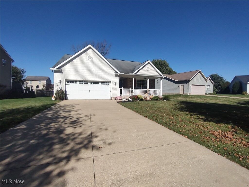 Property Photo: 870 Susan Road OH 44266