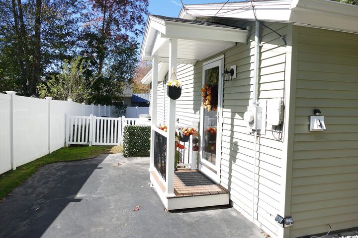 Property Photo:  4 Stephanie Road  NH 03046 