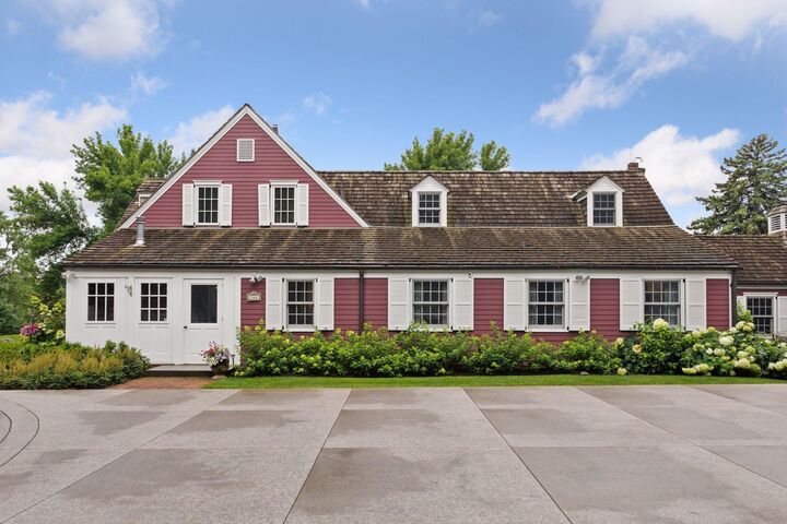 Property Photo:  260 Salem Church Road  MN 55118