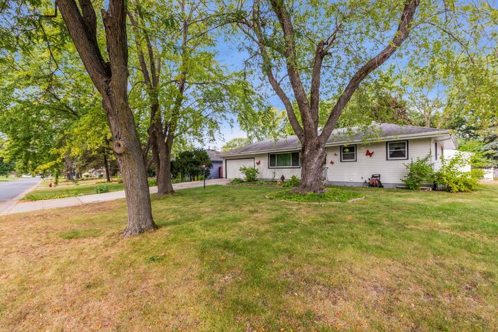 Property Photo: 9010 61 1/2 Avenue N MN 55428