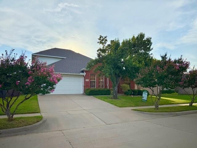 Property Photo: 7710 Fox Chase Drive TX 76001
