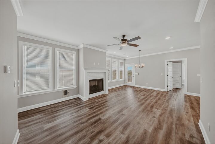 Property Photo:  2909 SW Hampshire Avenue  AR 72713 