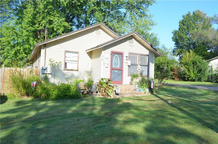 Property Photo: 418 N 2nd Street AR 72601