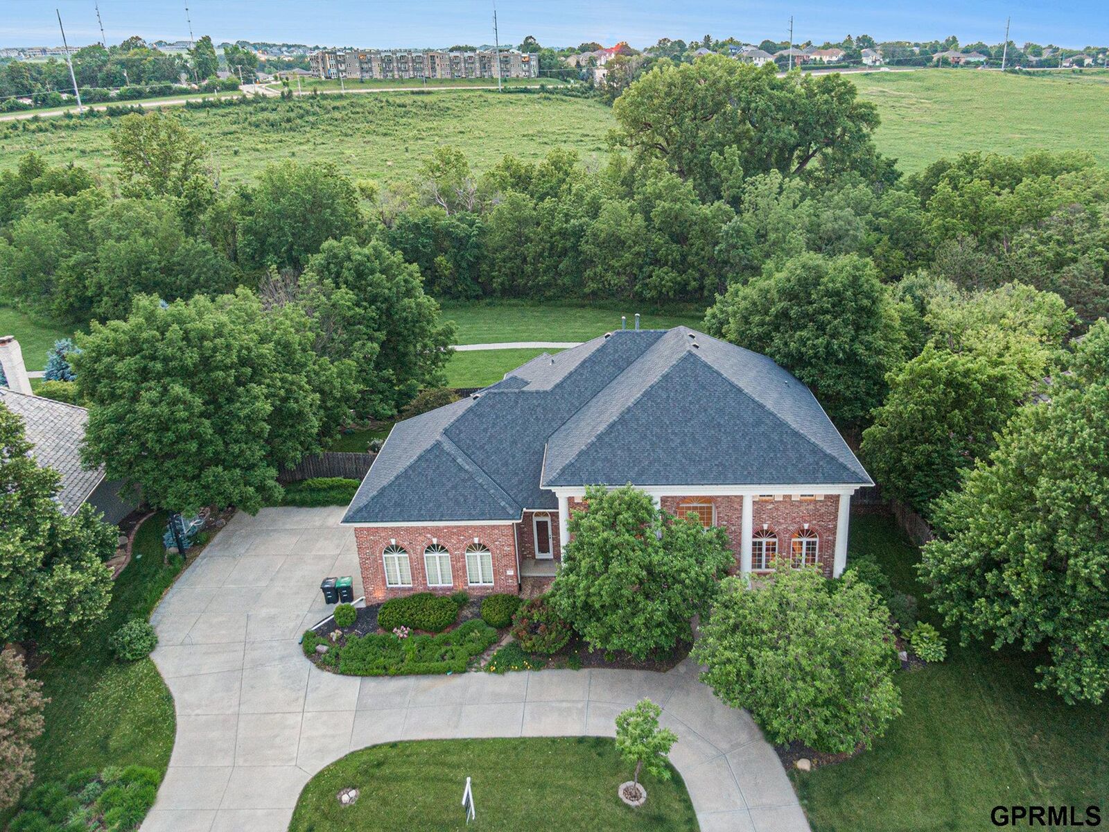 Property Photo:  686 N 164th Street  NE 68118 