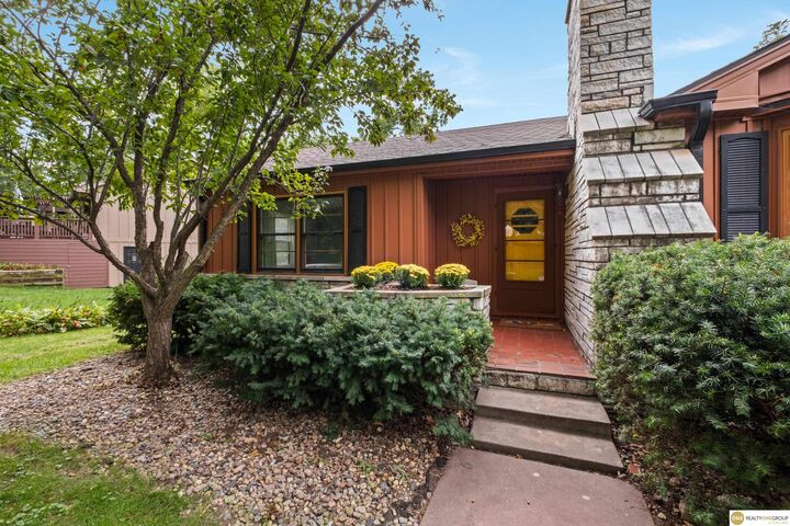 Property Photo: 2606 S 105th Street NE 68124