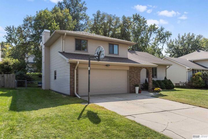 Property Photo:  809 Buckboard Boulevard  NE 68046 