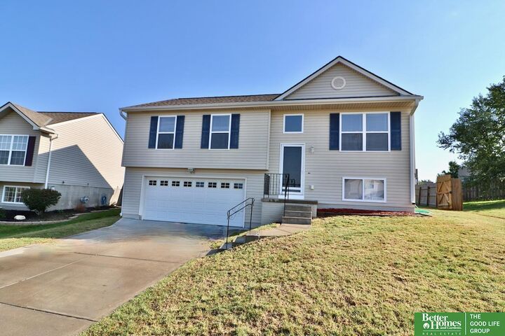 8013 S 159th Street  Omaha NE 68136 photo