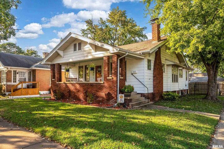 2004 W Elm Street  Murphysboro IL 62966 photo