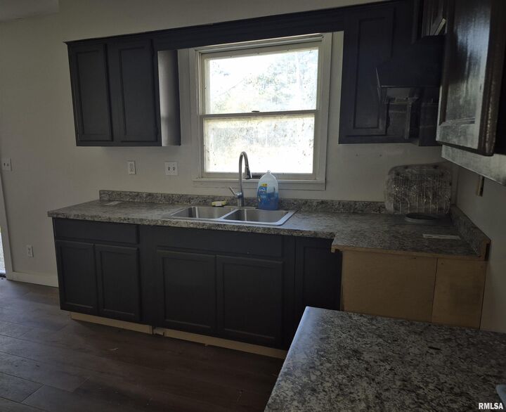 Property Photo:  802 Dillard Street  IL 62930 