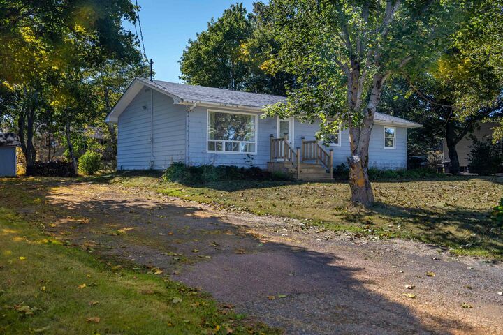 Property Photo:  18 Melody Lane  PE C1E 0S2 