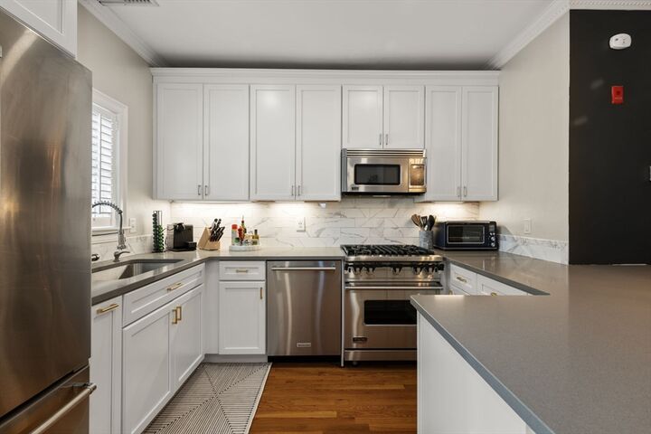 Property Photo: 98 Warren Street 98 MA 02129