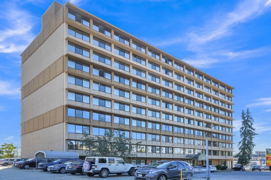 Property Photo:  70 Southbridge Street 602  MA 01608 