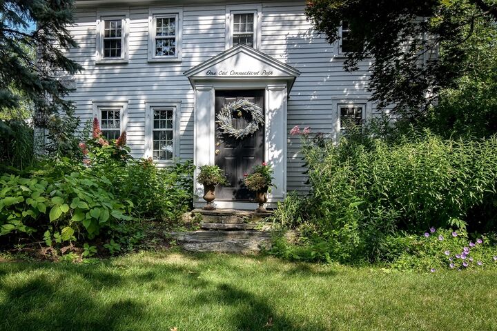 Property Photo:  8 Old Conn Path  MA 01701 