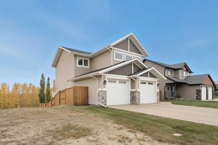 Property Photo:  116 Paramount Crescent  AB T4M 0H3 