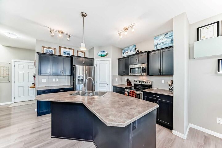 Property Photo: 583 Keystone Chase W AB T1J 5E6