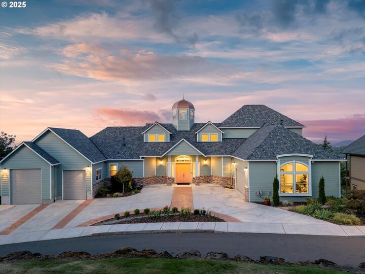 Property Photo:  11041 SE Scotts Summit Ct  OR 97086 