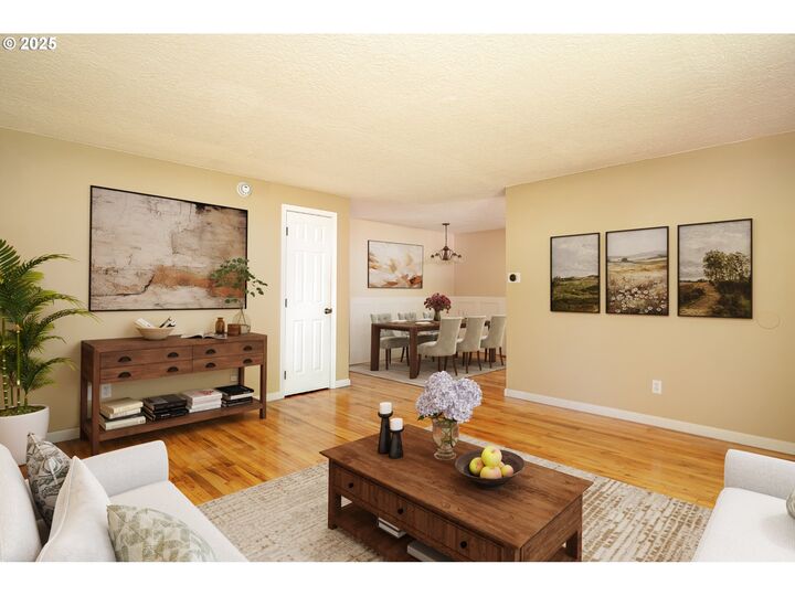 Property Photo:  1918 SE 151st Ave  OR 97233 
