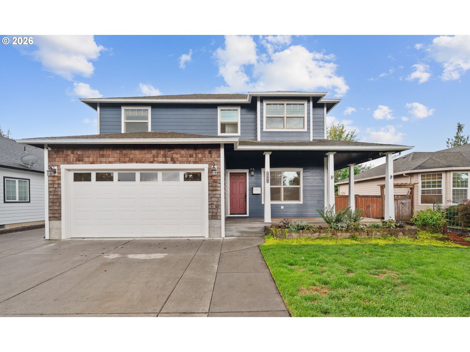 Property Photo:  328 NW Sherman St  OR 97378 