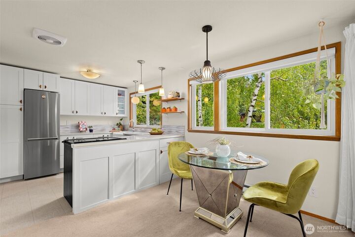 Property Photo:  3055  80th Avenue SE 201  WA 98040 