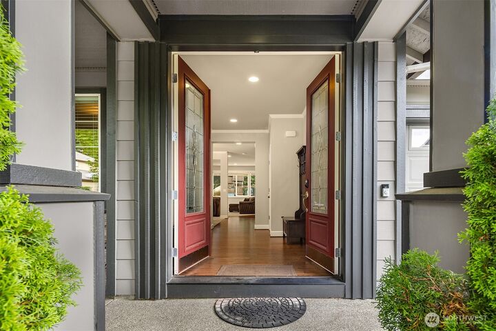 Property Photo: 122 Ilwaco Place SE WA 98059