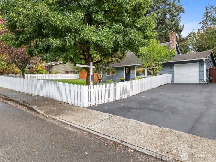 20815  23rd Avenue W  Lynnwood WA 98036 photo