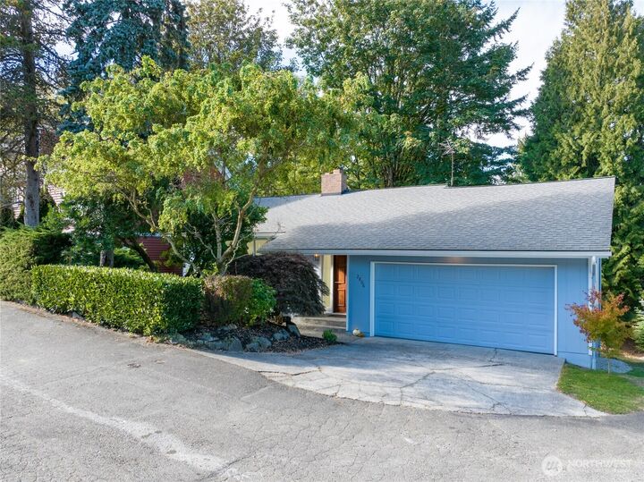 Property Photo:  2806 NE 177th Place  WA 98155 
