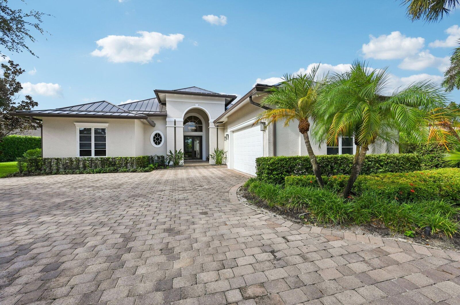Property Photo:  9936 SE Sandpine Lane  FL 33455