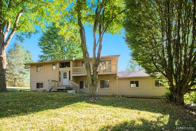 Property Photo:  1815 S Hadley Road  MI 48462 