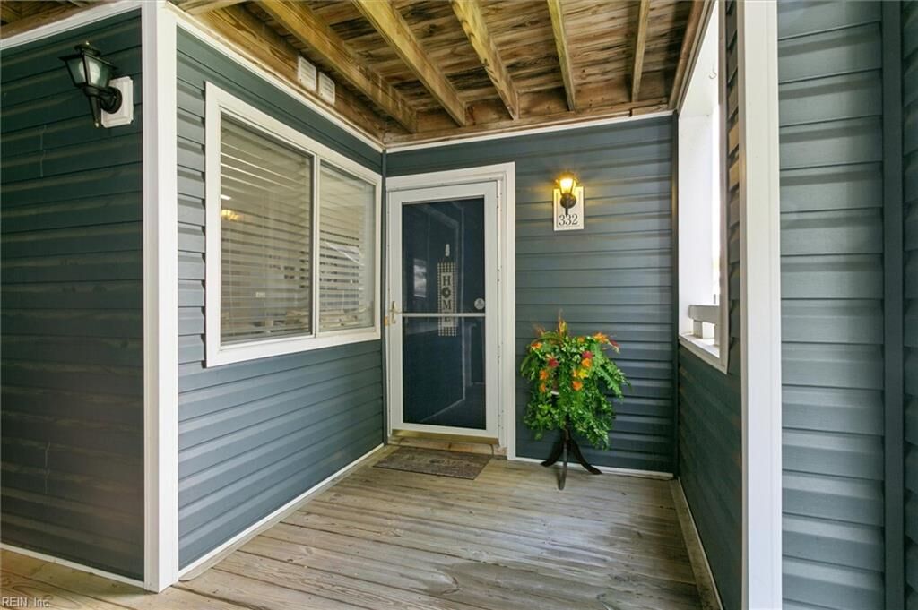 Property Photo: 332 Nantucket Pl VA 23606