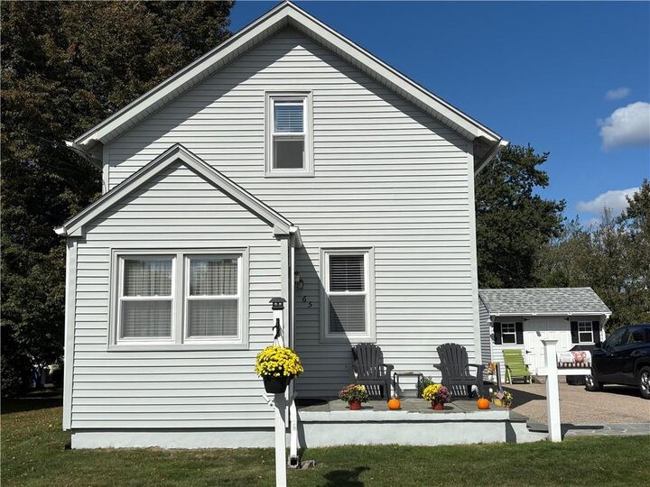 65 Maple Avenue  Middletown RI 02842 photo