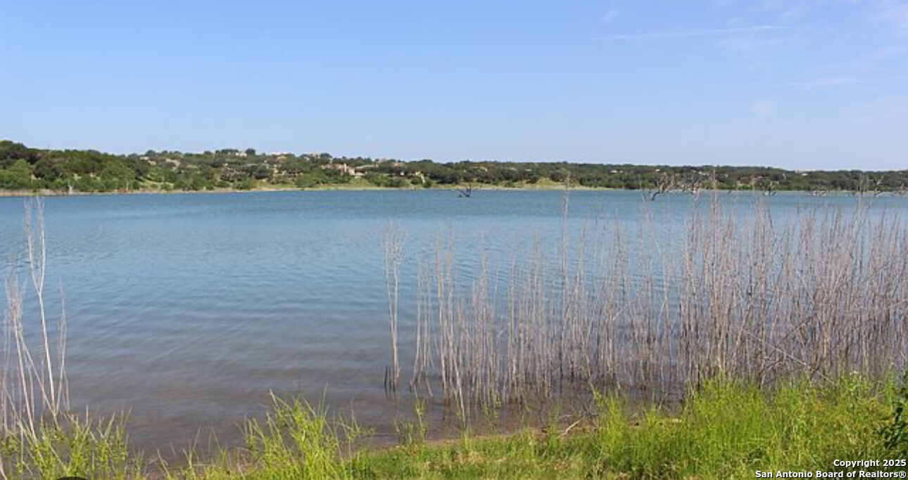 Property Photo: 162 Tropical TX 78133