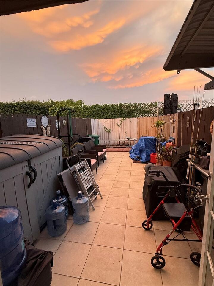 Property Photo: 1813 SW 107th Ave 2408 FL 33165