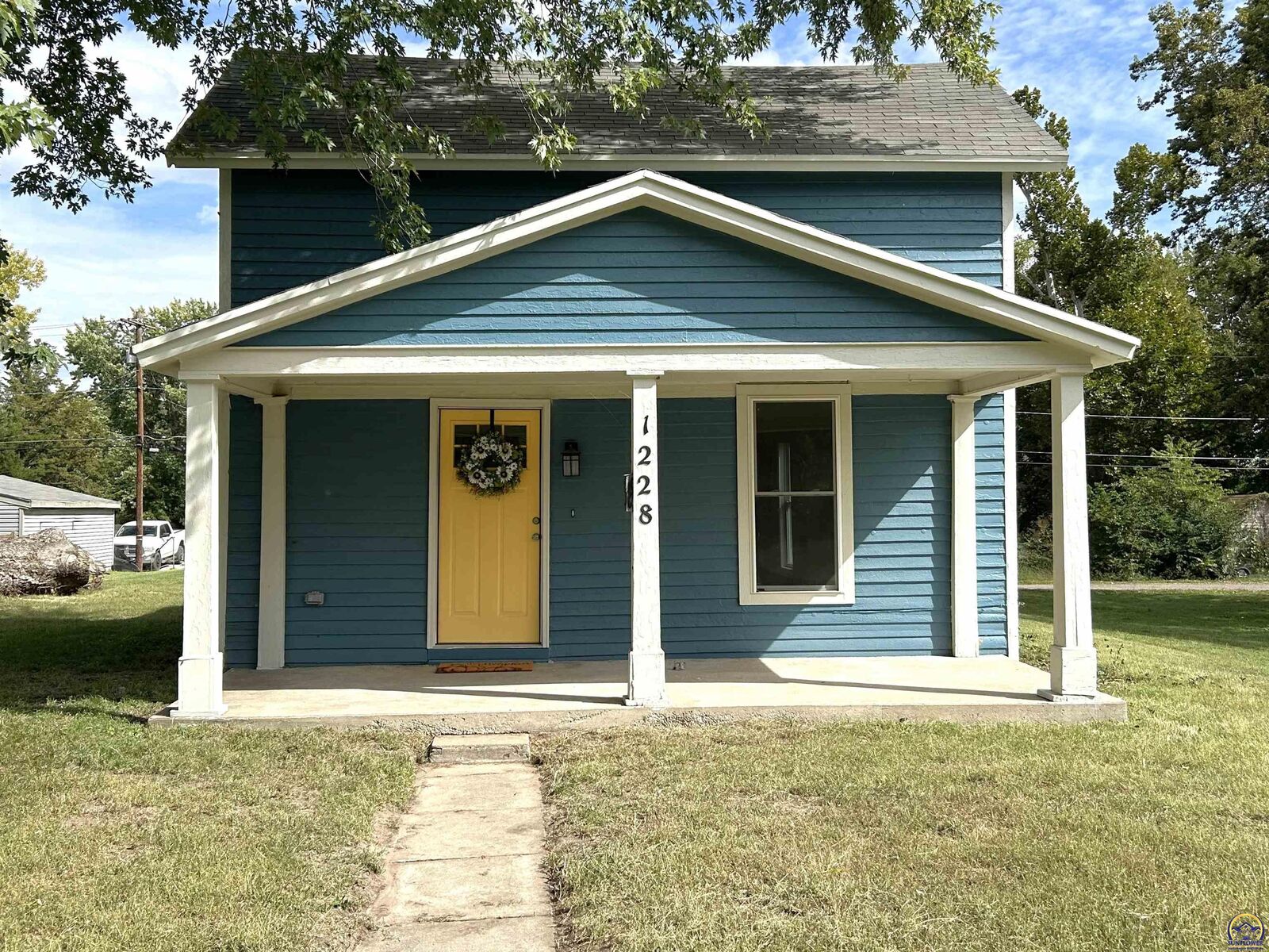 Property Photo: 1228 NW Van Buren St KS 66608