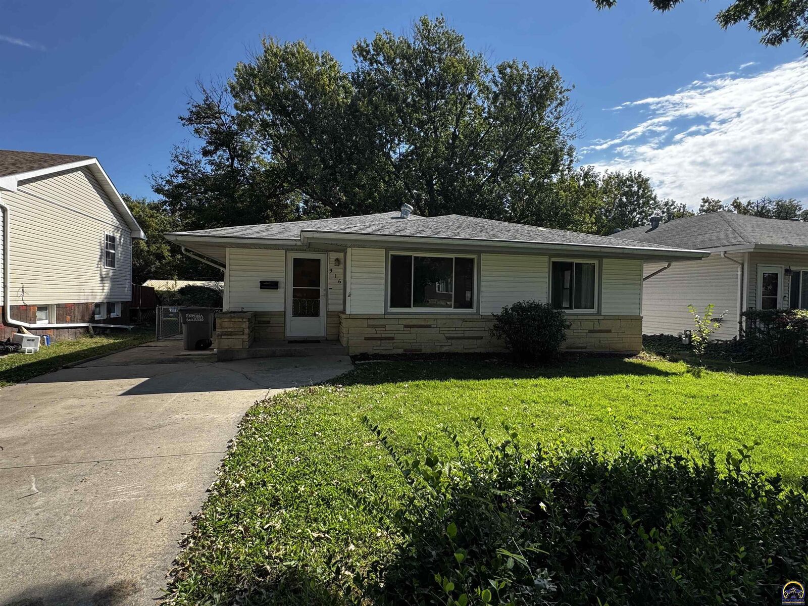 Property Photo: 916 Garfield St KS 66801