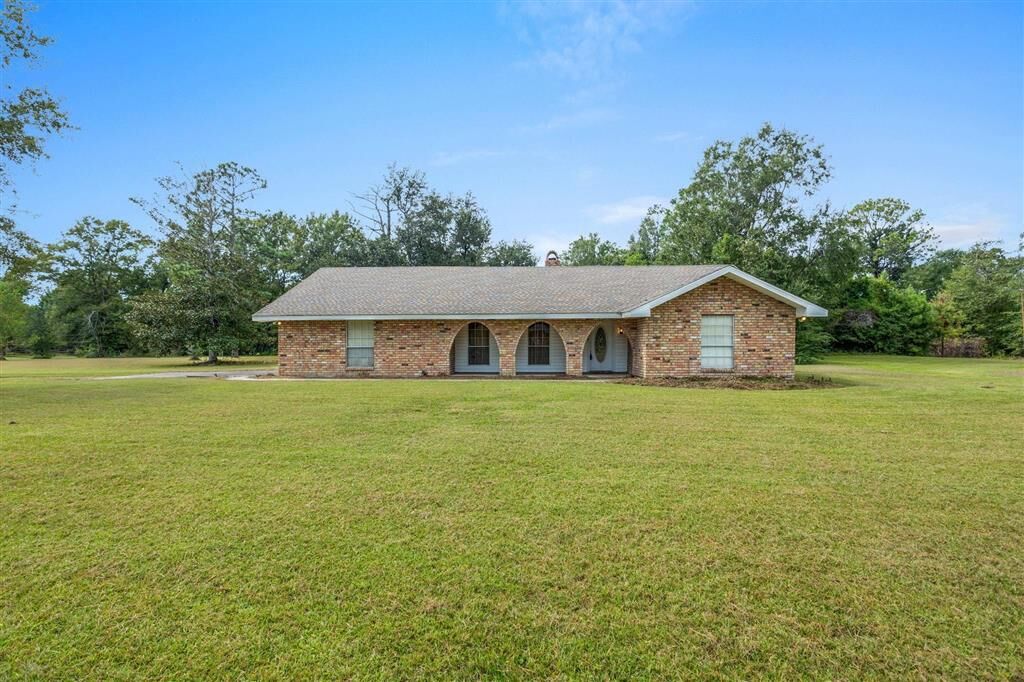 Property Photo:  2295 Sutherland Road  LA 70611