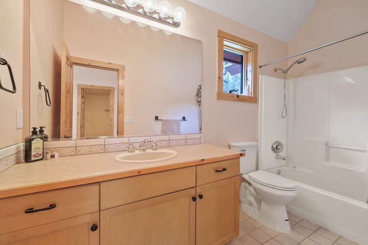 23612 N Westlake Dr  Nine Mile Falls WA 99026 photo