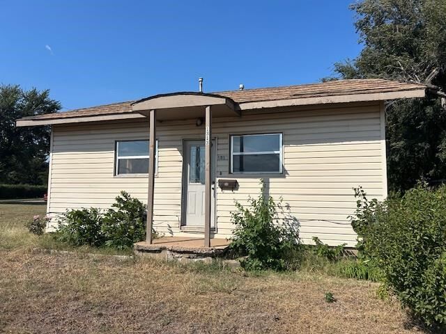 Property Photo: 1313 Fir Street OK 73077