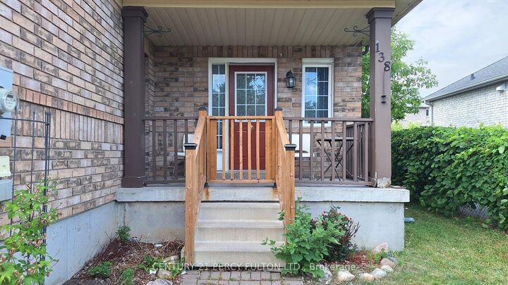 Photo de la propriété:  138 Tunbridge Road  ON L4M 6T1