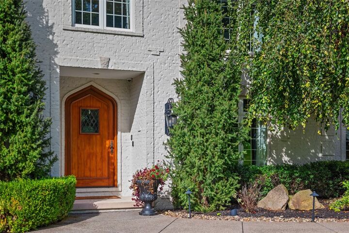 Property Photo:  107 Mirage Dr  PA 16066 