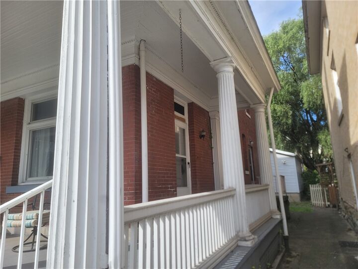 Property Photo:  1619 Chislett St  PA 15206 